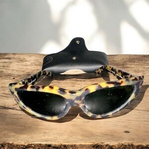 Vintage Ray-Ban etched B&L Sunglasses Onyx WO802 Oversized Havana Green Lens